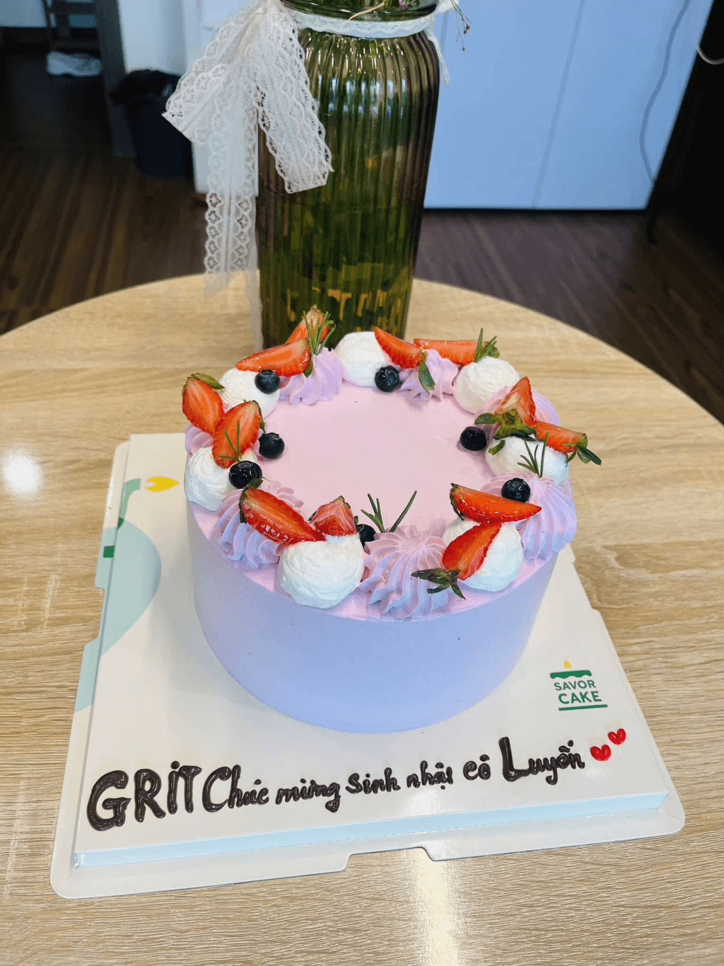 Ảnh feedback (Bánh 1h) Bánh kem mixed berries size nhỏ - 17x8cm